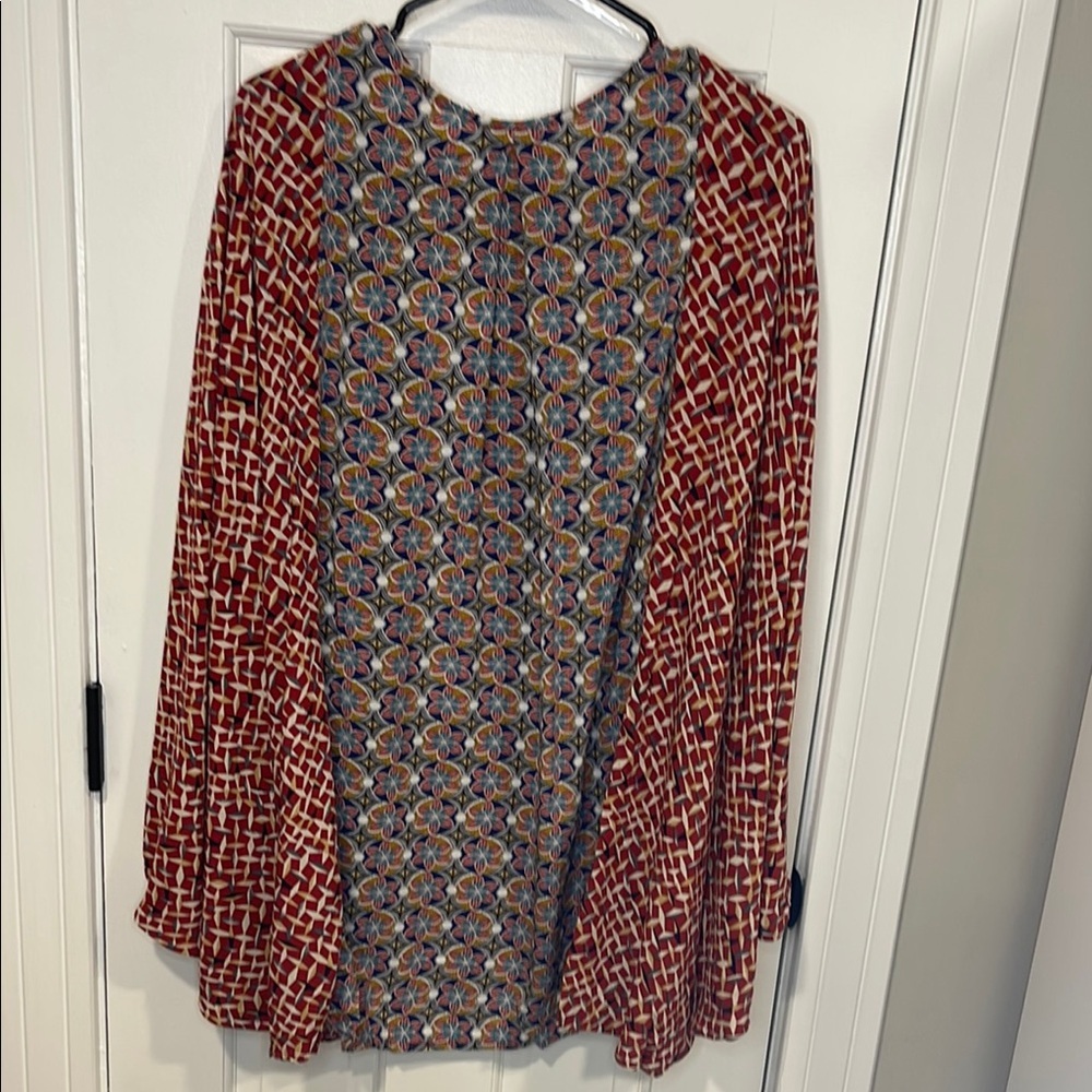 Red and White Patterned Open Cardigan - Picture 3 of 3